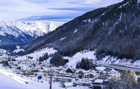 Na Áustria, um dos lugares mais populares para esquiar é St Anton.