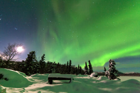 Quando falamos sobre a experiência de ver a Aurora Boreal, outro país que não deixa a desejar é o Canadá.