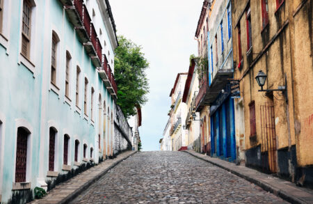 A região nordeste também possui diversas cidades cheias de história do nosso país. Assim, uma delas é São Luís, no Maranhão.