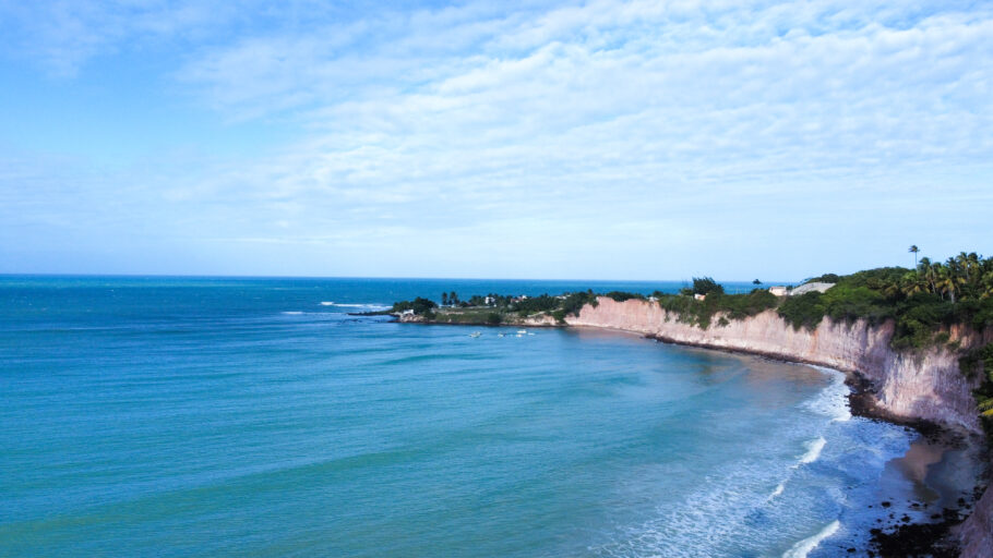 Falésias da Praia de Barra de Tabatinga, em Nísia Floresta (RN)