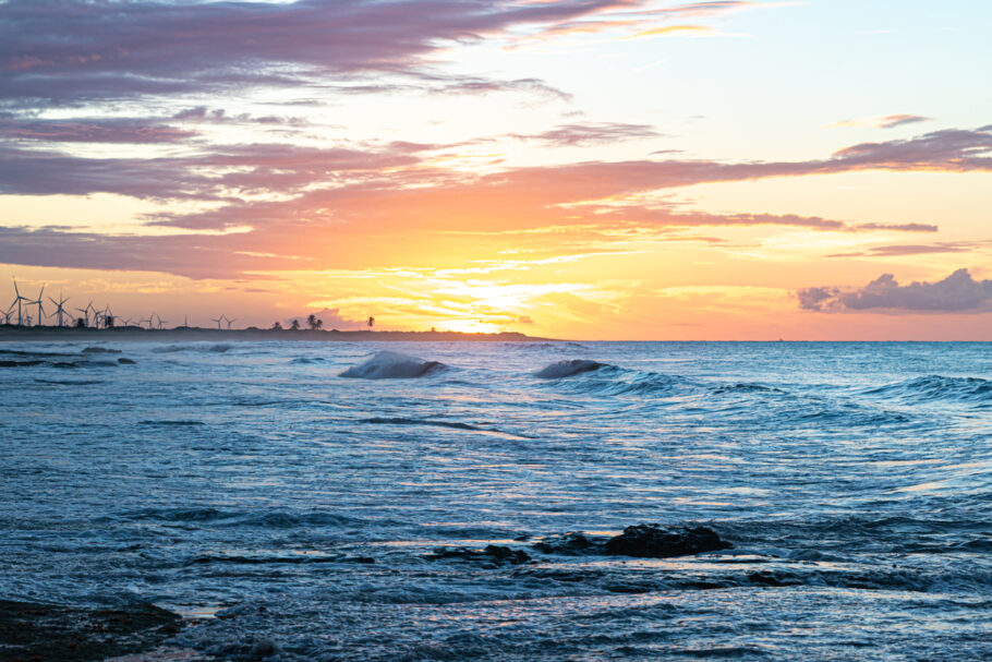 Imagem da praia “Praia de Tourinhos” na cidade de São Miguel do Gostoso, Brasil.