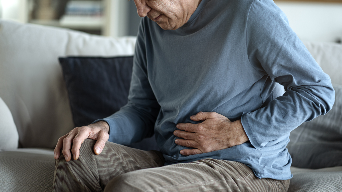 Fique atento a sintomas como fadiga e sangue nas fezes: podem indicar câncer de intestino.