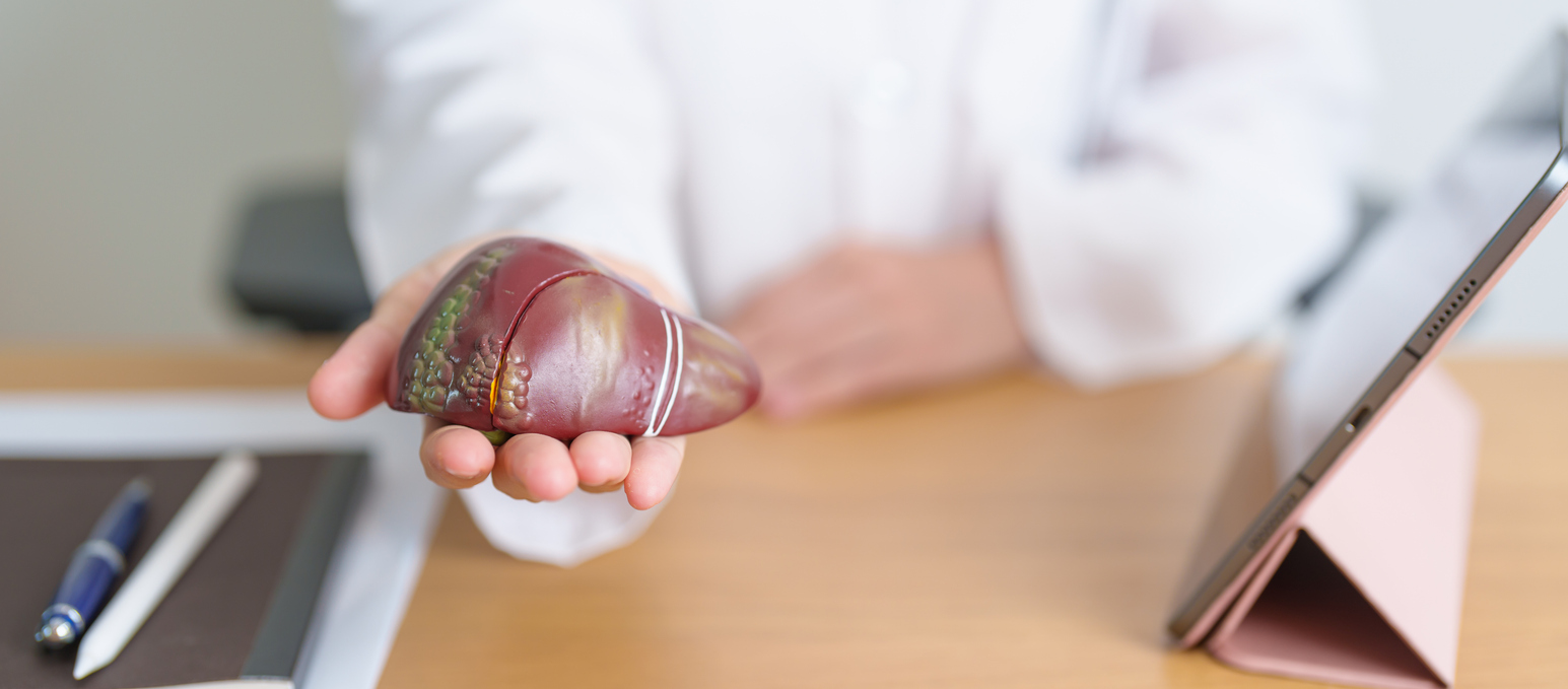 A dieta rica em frutas e vegetais é essencial para manter o fígado saudável e evitar a esteatose hepática.