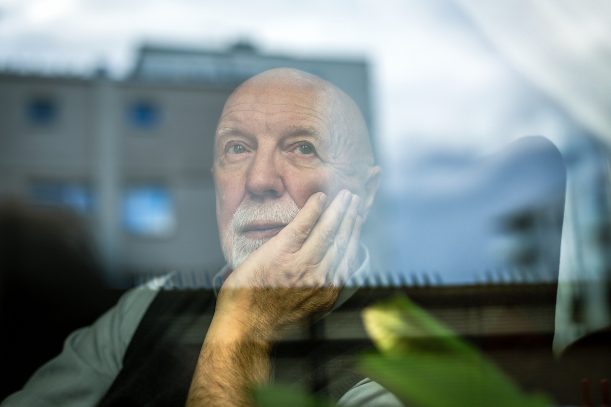 O bilinguismo ajuda a preservar o hipocampo, essencial para a memória e o aprendizado.