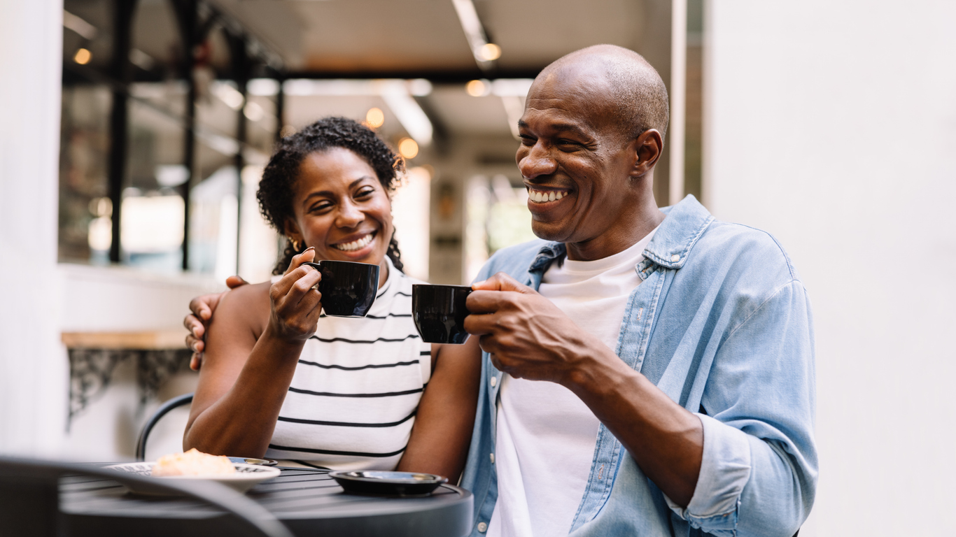 Estudos destacam benefícios do consumo de café para prevenir doenças neurodegenerativas.