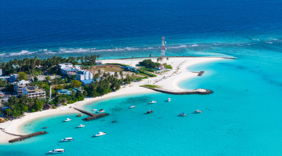 Vista da ilha Fulidhoo nas Maldivas, Ásia