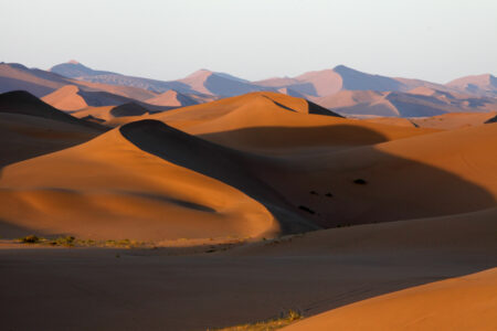 Localizado na China, o Deserto de Gobi fica na região norte do país e se estende pelo sul da Mongólia com 1.300.000 km².