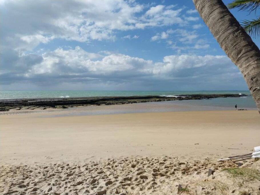 A praia de Barra de Tabatinga fica no município de Nísia Floresta (RN)