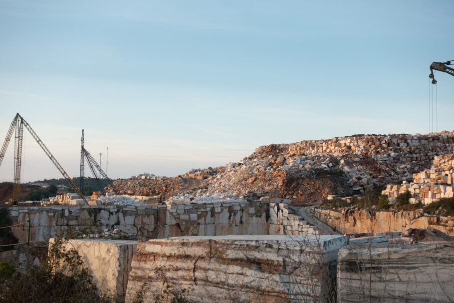 Estremoz é conhecida como a "cidade branca" por conta da sua relação com o mármore