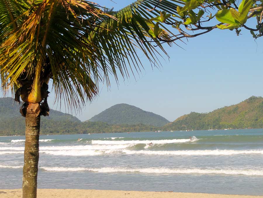 Praia do Perequê-açú, em Ubatuba, litoral norte de SP, é uma das impróprias para banho de mar