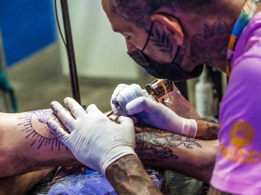 Tattoo Week Rio abre vagas em cursos gratuitos de tatuagens e piercings