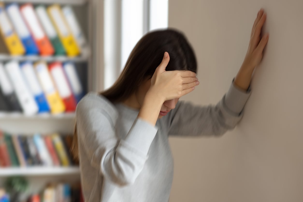 Dor intensa leva usuários a testarem soluções nada convencionais. | (Foto usada apenas para fins ilustrativos. Posada por profissional.)