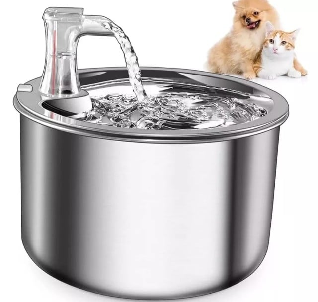 Esta fonte de água automática sai por R$157,43 na promoção