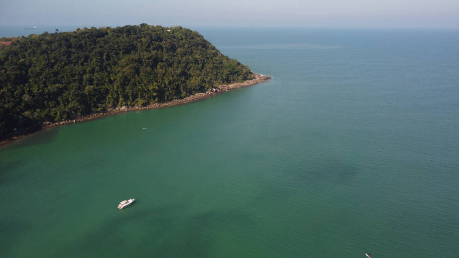 Foto aérea tirada por drone no Canto do Forte em Praia Grande litoral sul de São Paulo no Brasil