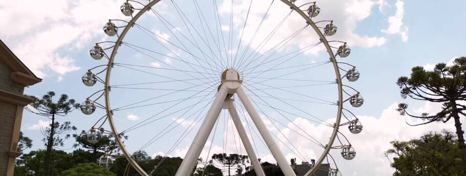 A Roda Canela tem 52 metros de altura, que proporcionam uma vista espetacular em 360º