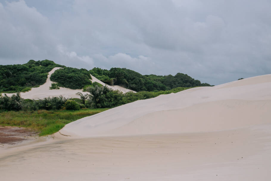 Dunas de Salinas também atraem turistas, principalmente por conta das lagoas que se formam na temporada de chuvas