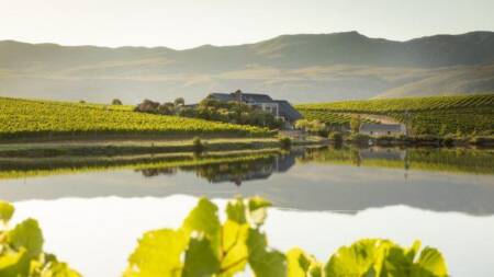 O top três  é a Creation, situada no Vale de Hemel-en-Aarde, na África do Sul.