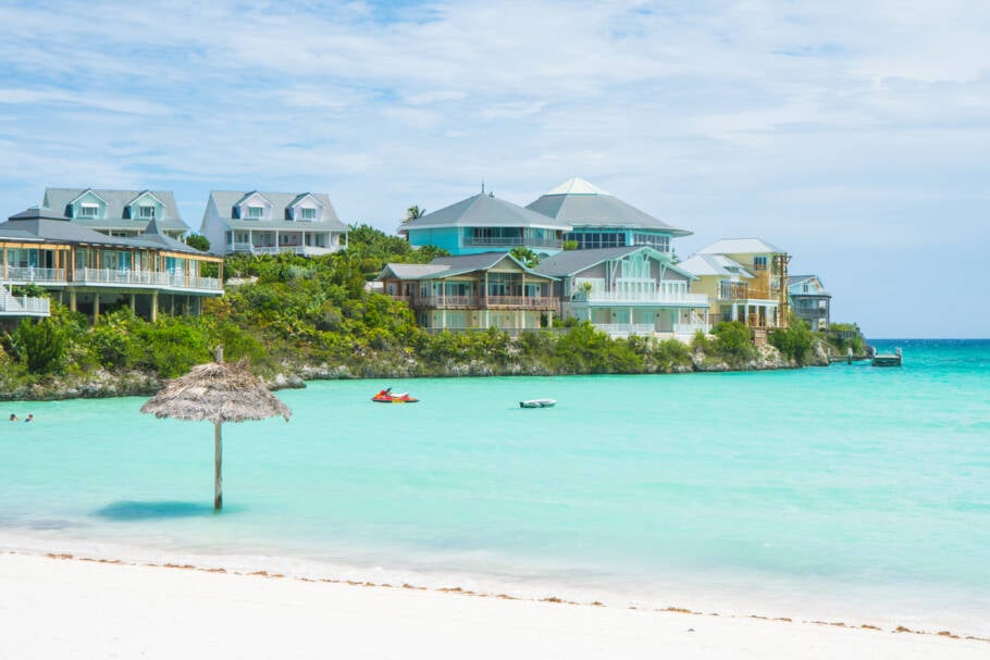 Praia na ilha de Abaco, nas Bahamas