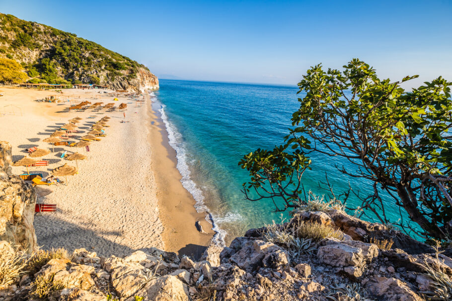 Albânia tem praias tão bonitas quanto às da Grécia