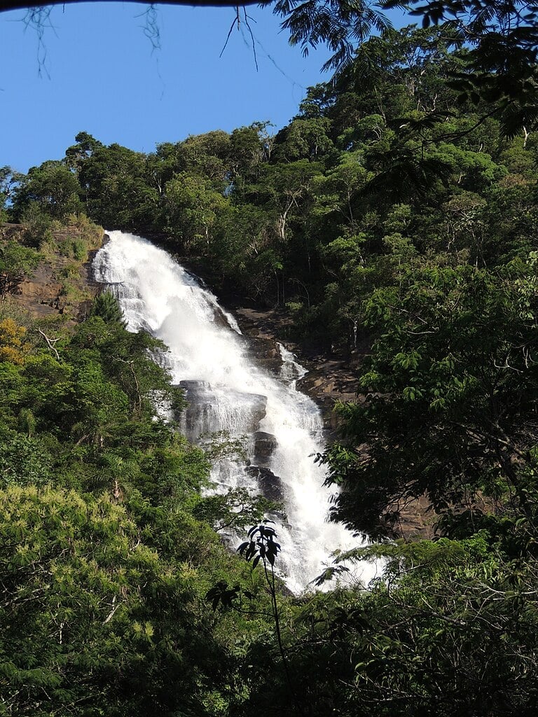 Vista da Cachoeira dos Pretos, a segunda maior queda d’água do estado de São Paulo