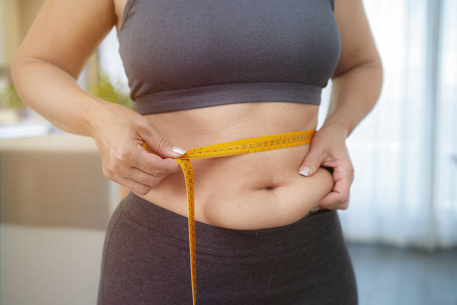 Novo estudo mostra que a terapia com testosterona pode ajudar a impedir a migração de gordura para a barriga