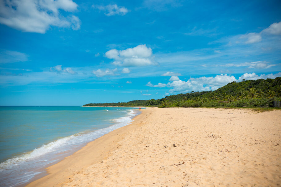 Praia de Itapororoca é quase deserta