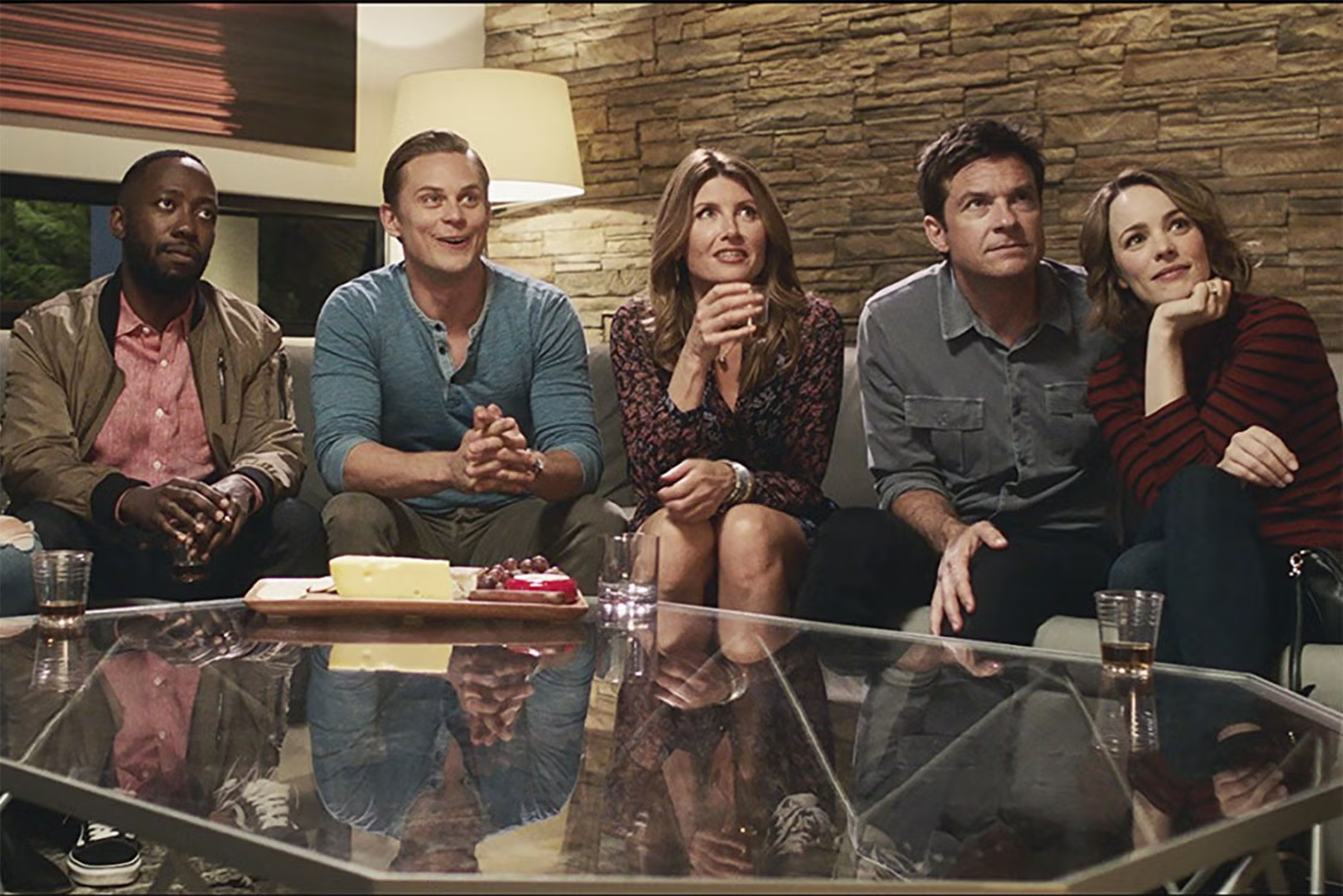 No filme, Max e Annie tentam decifrar se o sequestro é real — e você vai rir do começo ao fim.