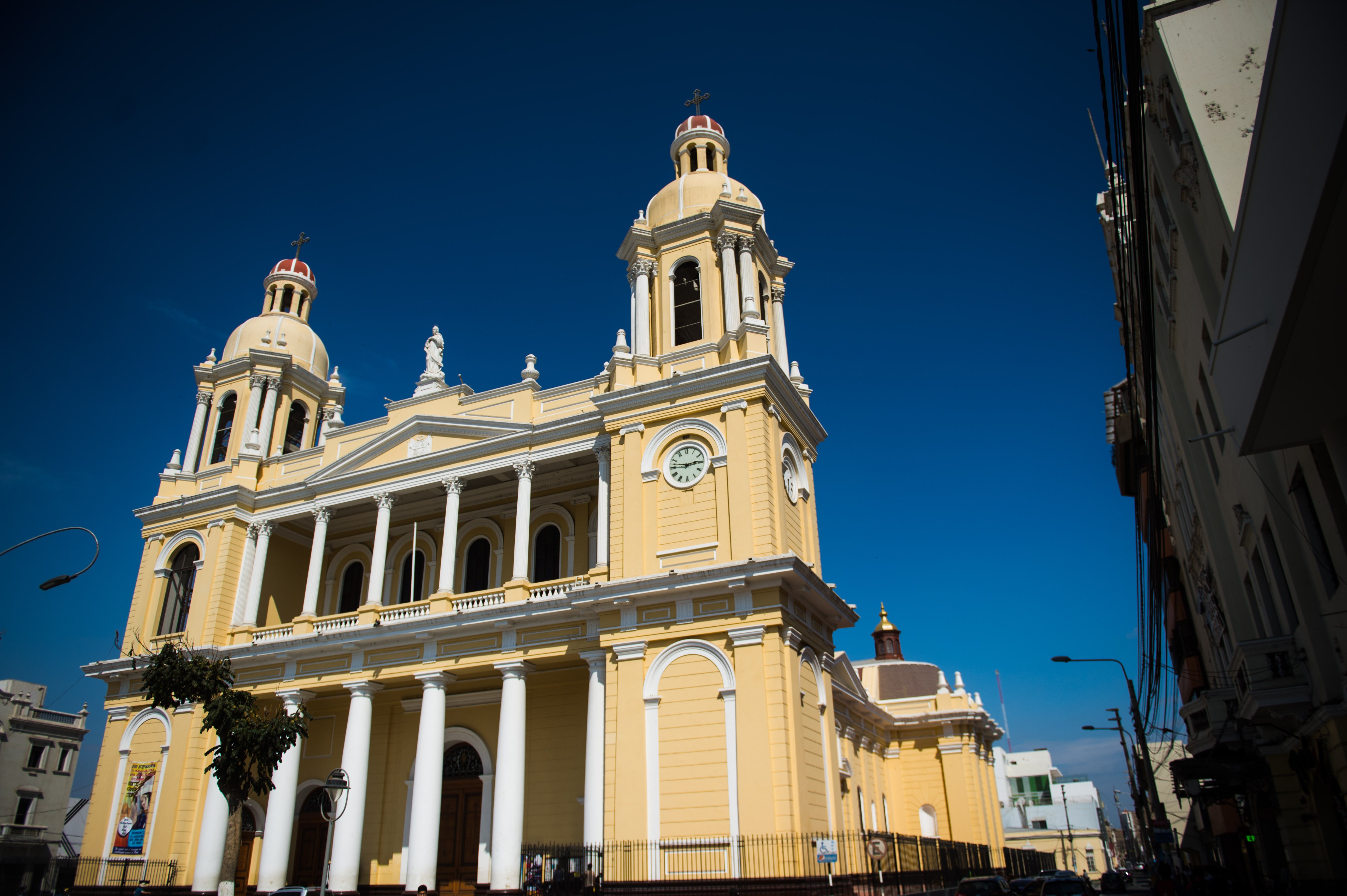 Vista da Catedral de Santa Maria, em Chiclayo