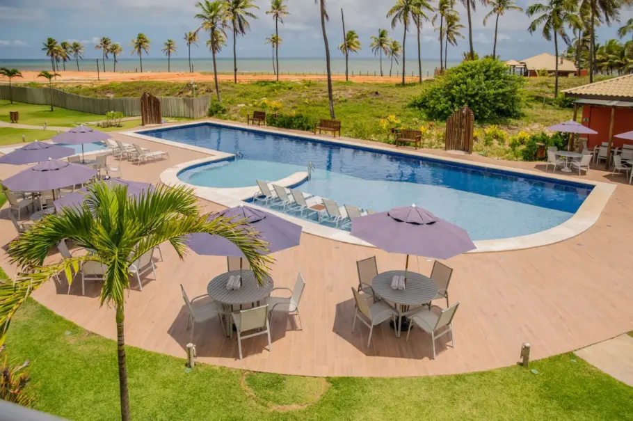 Vista da piscina do Hotel Boutique & Spa Ponta de Inhambupe