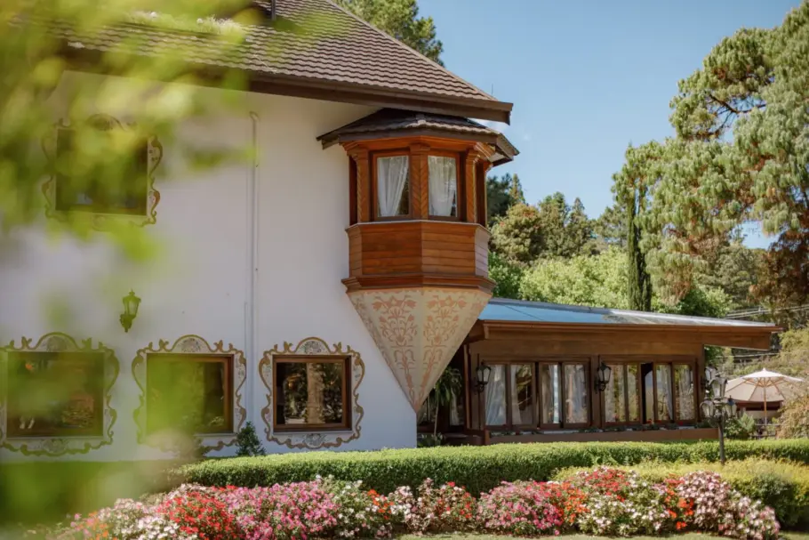 O hotel em Gramado preserva até hoje a essência da cultura europeia