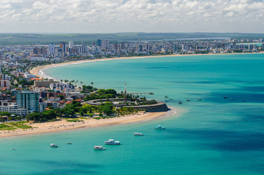 João Pessoa oferece praias de águas tranquilas