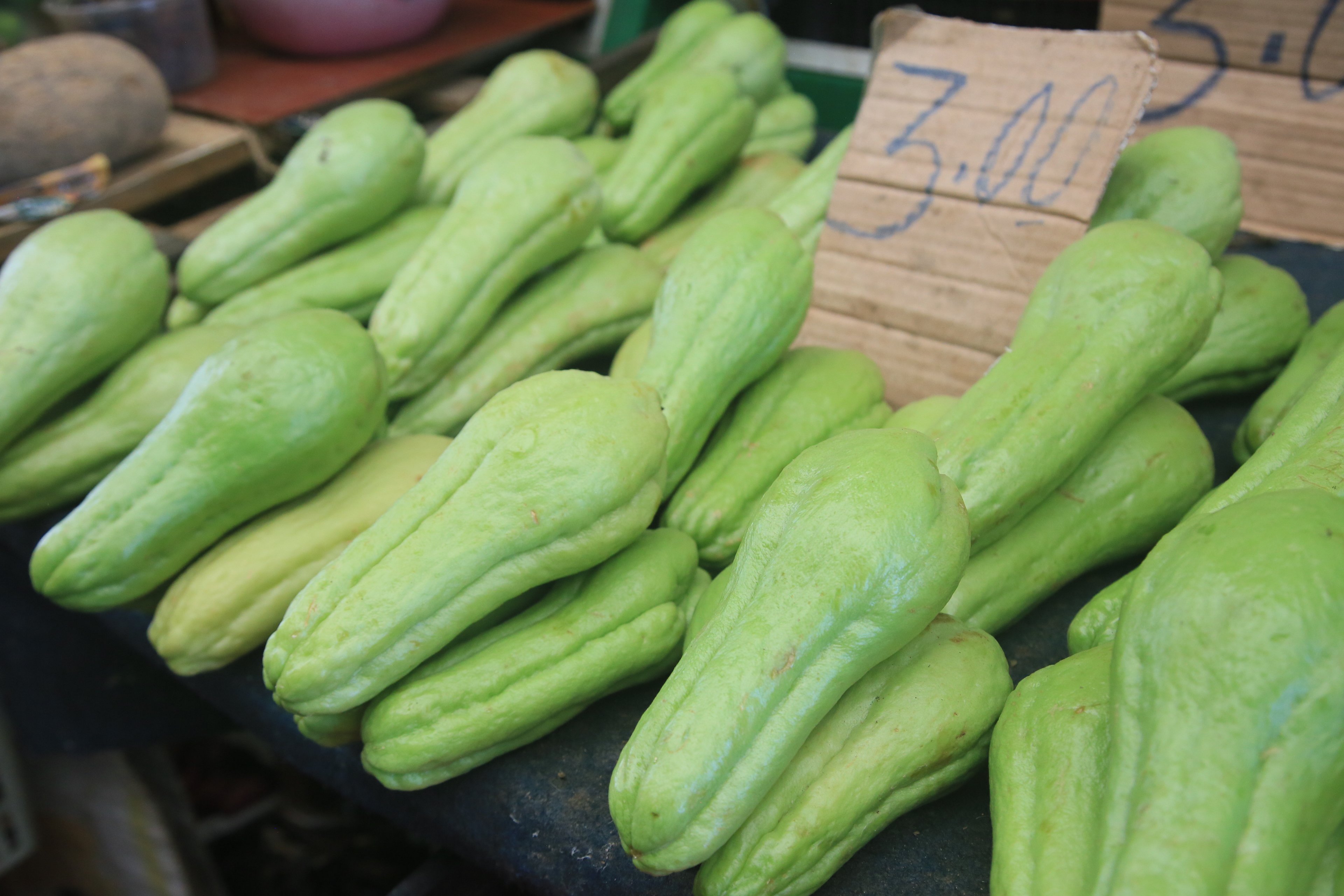 Com baixo teor calórico, o chuchu é rico em fibras, vitaminas do complexo B e potássio