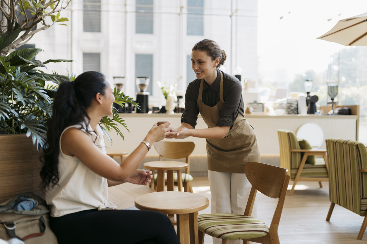 O gesto simples que diz muito sobre você, segundo a psicologia.
