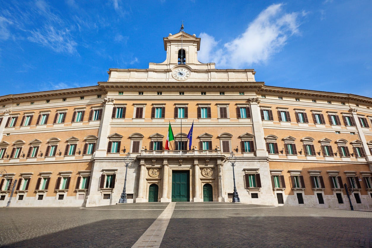 Palazzo Montecitorio, Câmara dos Deputados italiana – iStock/YinYang