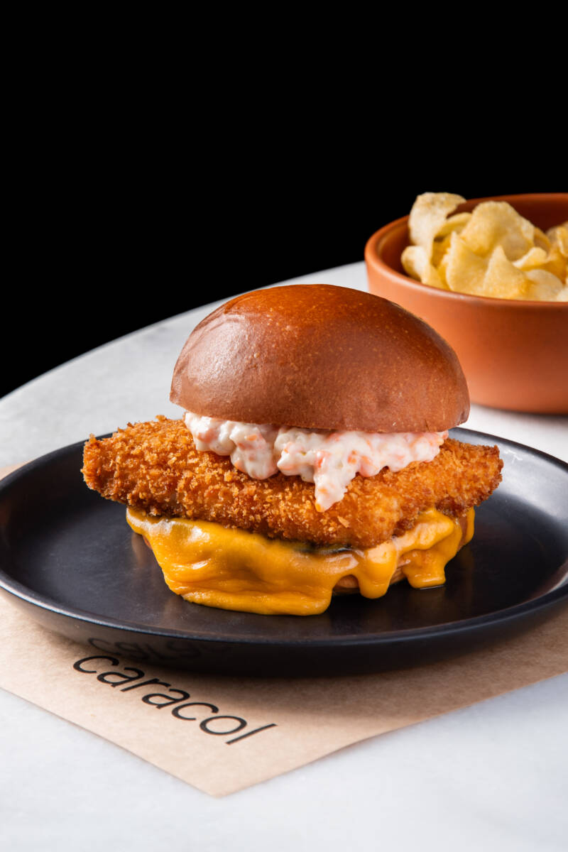 O Caracol tem a cozinha aberta até 5h da manhã de sexta e sábado e eu de você não perderia esse Mc Fixe