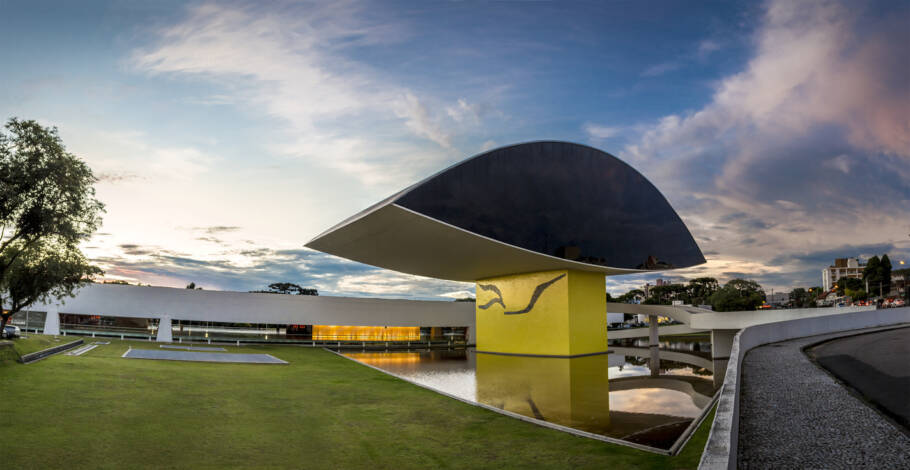 Museu Oscar Niemeyer é uma das atrações imperdíveis para visitar em Curitiba