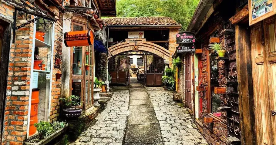 Uma vila gastronômica O Velhão, na Serra da Cantareira, em Mairiporã