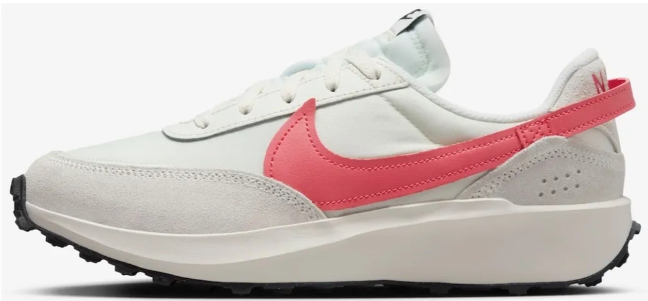O tênis Nike Waffle Debut custa R$353,99 na promoção