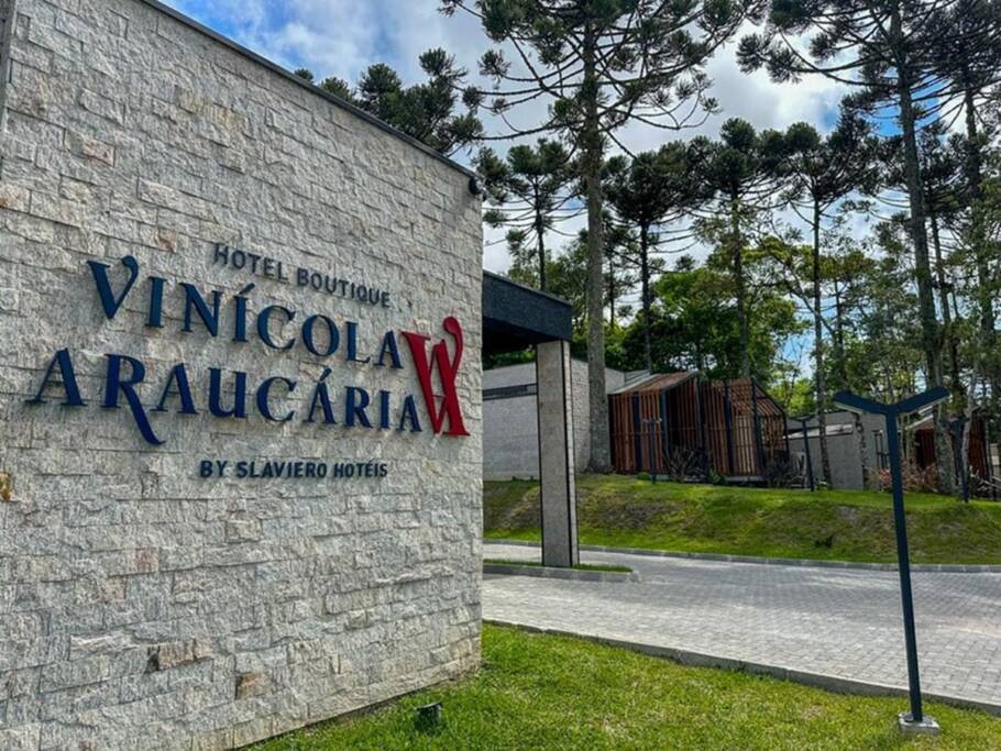 Hotel Boutique Vinícola Araucária oferece tour com degustação