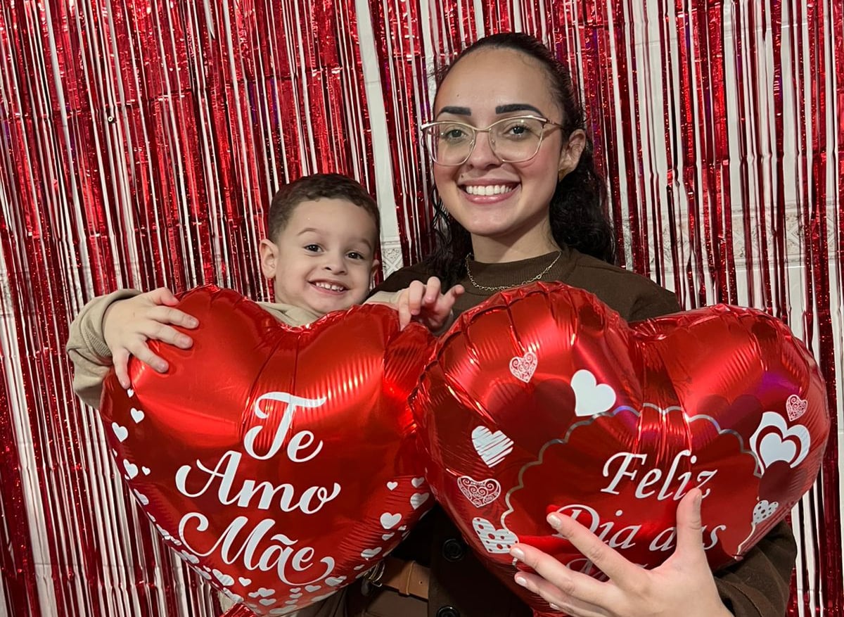 Nicole comeu tâmaras quando estava grávida de Henry, hoje com 2 anos.