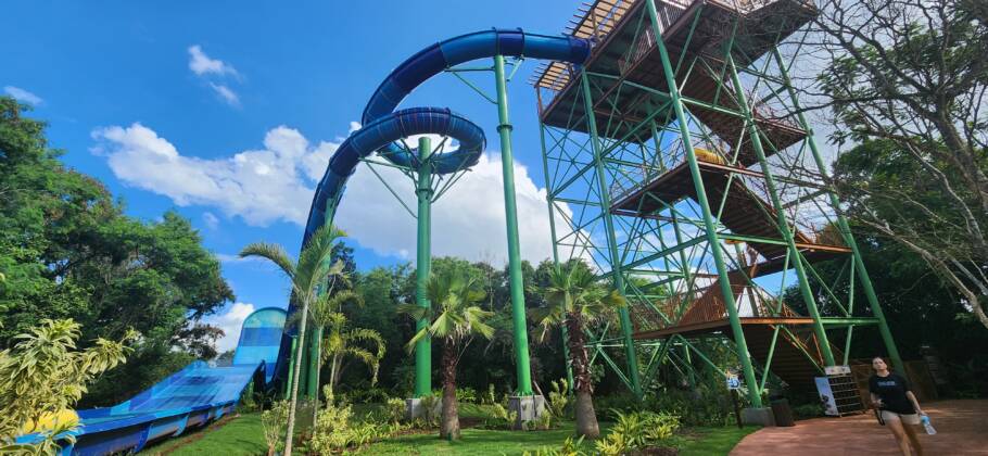 O Twist Tube, toboágua radical do parque aquático