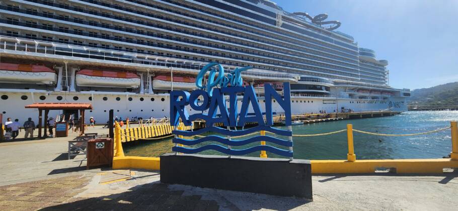 Porto de Roatán, na costa de Honduras