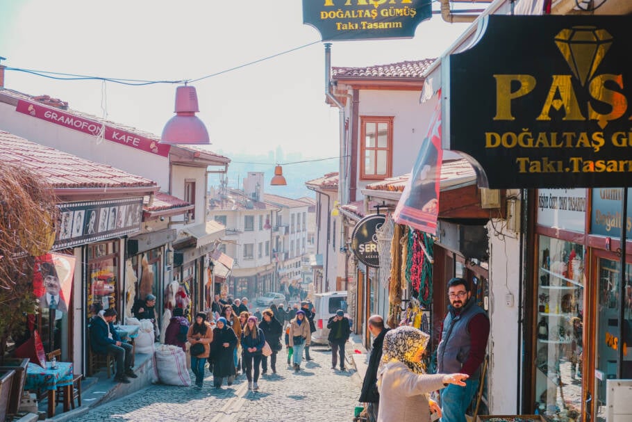 Rua de comércio popular em Ancara, na Turquia