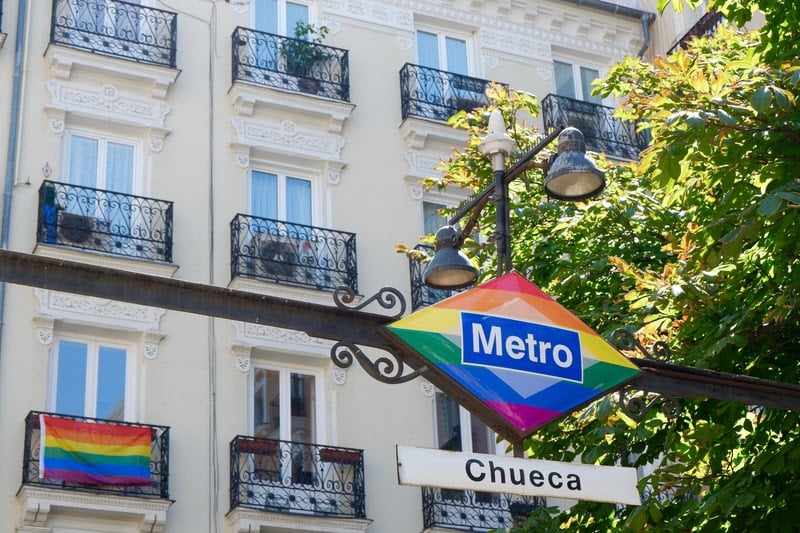 Bairro de Chueca, em Madri, é polo da comunidade LGBTQUIA+