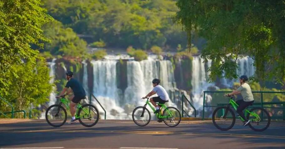 O caminho é acessível para ciclistas de diferentes níveis de experiência e pode ser percorrido com bicicletas próprias ou alugadas