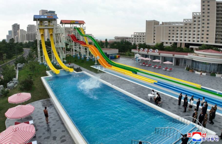 Complexo conta com parque aquático e diversos toboáguas
