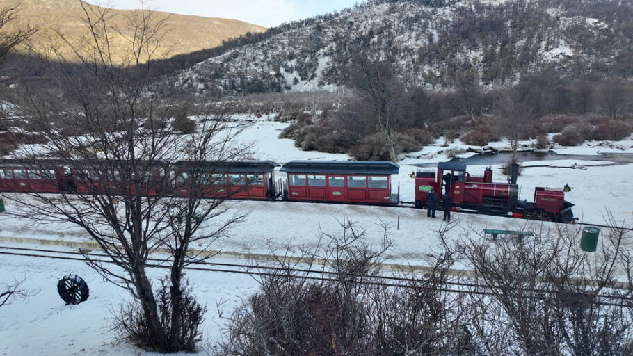 Uma atração em especial chama atenção no Ushuaia: o famoso Trem do Fim do Mundo
