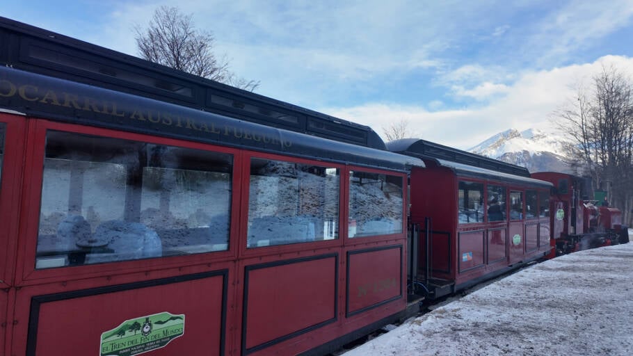 Uma atração em especial chama atenção no Ushuaia: o famoso Trem do Fim do Mundo