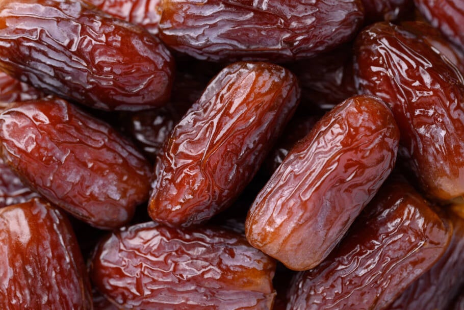 As frutas secas são ricas em fibras alimentares, vitaminas, minerais e compostos antioxidantes como flavonoides, taninos e carotenoides