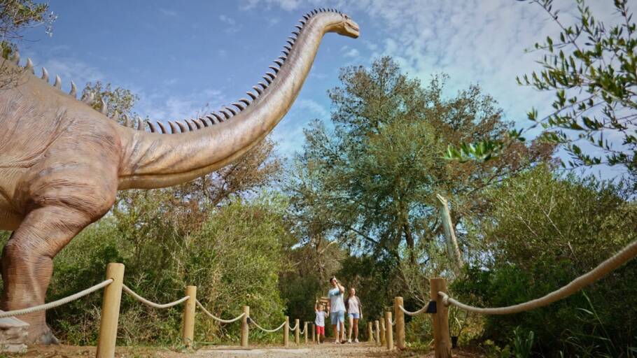 Réplica de um Titanosaurus, com um comprimento impressionante de 50 metros